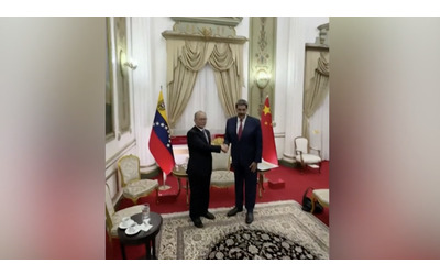 Venezuela l incontro tra Maduro e l inviato cinese Qiu Xiaoqi poche ore prima dell attacco americano