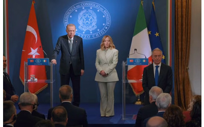 Vertice Meloni-Erdogan: la diretta video delle dichiarazioni alla stampa