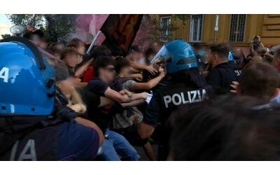 Violenze durante due sgomberi a Bologna, 23 misure per studenti e attivisti: “Colpirono gli agenti”
