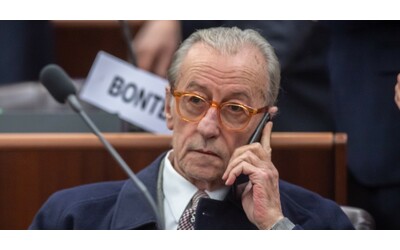 Vittorio Feltri condannato per molestia discriminatoria dopo le parole sui musulmani dette alla Zanzara