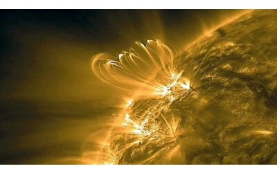 Brillamenti solari la sonda Solar Orbiter osserva per la prima volta come avvengono