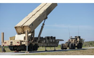 “Dark Eagle”: il primo missile ipersonico USA testato con successo, pronto al dispiegamento