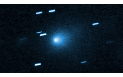 La cometa 3I/ATLAS intensifica la sua brillantezza vicino al Sole