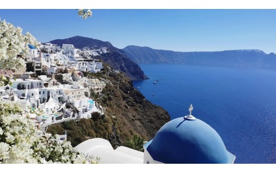 La Grecia dichiara lo stato di emergenza a causa dei terremoti a Santorini
