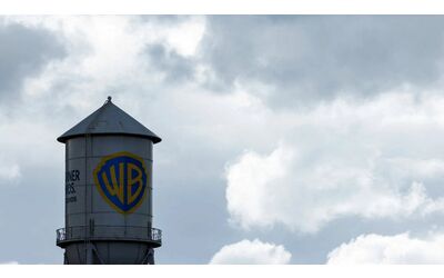 Netflix Warner Bros la posta in gioco altissima la fine dei cinema