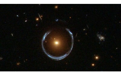 Scoperto un buco nero colossale: potrebbe essere il più grande mai osservato