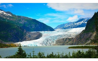 Alaska, cede un lago ghiacciato. La causa è l’aumento della temperatura