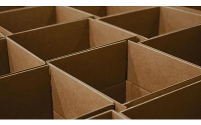 Imballaggi sostenibili per un Natale eco-friendly: cosa cambia con il cartone ondulato