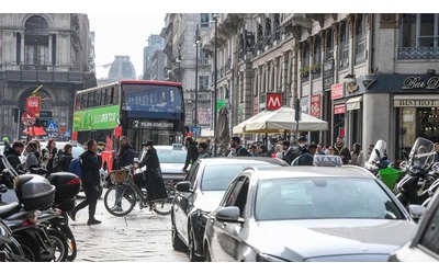 Italia indietro su mobilità sostenibile, troppe auto e smog