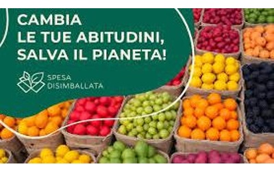 La spesa è “disimballata”, i prodotti freschi vengono venduti sfusi