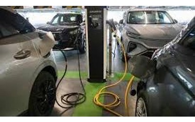 Motus-E: in Italia 64.400 punti di ricarica per auto elettrica