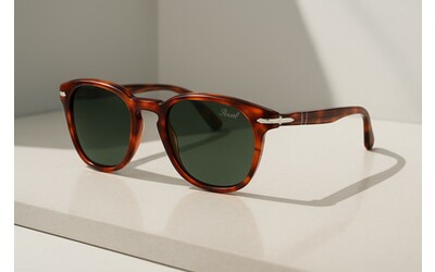 La Magia dell’Acetato: L’Essenza della Collezione Persol Cassina