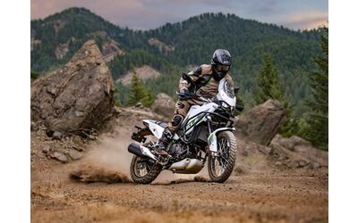 A EICMA 2025 Kawasaki porta la nuova KLE500