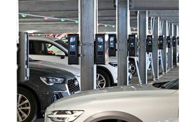 All’aeroporto di Monaco di Baviera è stato inaugurato uno degli hub di ricarica più grandi d’Europa