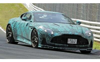 Aston Martin DB12 AMR: il V8 torna al Ring con ancora più muscoli