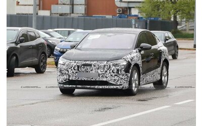 Audi Q4 e-tron, c'è un restyling in arrivo. Ecco le prime foto spia della Sportback