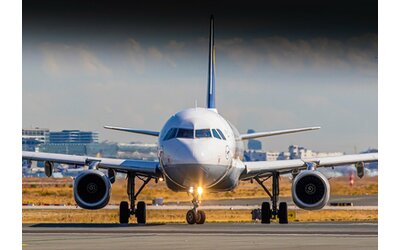 Aviazione europea, emissioni in aumento e vuoti normativi nel sistema ETS