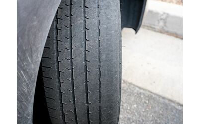 Battistrada consumato Con pochi euro puoi sapere l usura della gomma prima di metterti alla guida