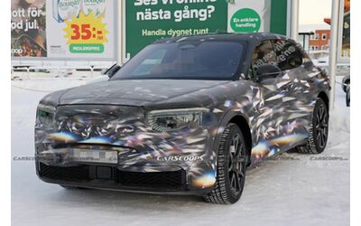 Bentley il nuovo Urban SUV elettrico si mostra un po di pi svelati gli interni