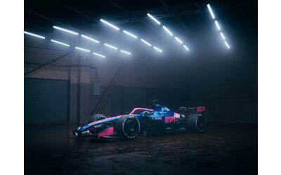 BWT Alpine Formula One Team presenta la nuova monoposto A526