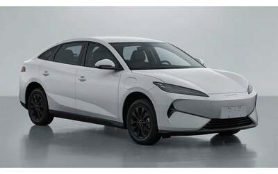 BYD e7, ancora una nuova auto: ufficiale la nuova berlina elettrica. Specifiche