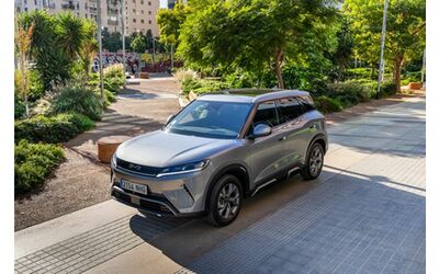 Dazi auto elettriche cinesi l UE e la Cina tornano a parlarsi trattative sul prezzo minimo