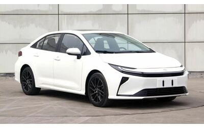 Ecco come sarà la nuova Toyota Corolla (almeno in Cina): look ispirato alla Prius