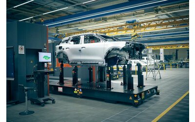 Ford vende poche auto elettriche: taglio del 14% della forza lavoro in Europa