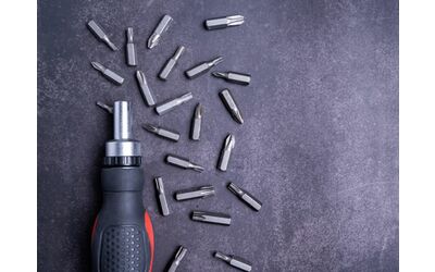 Il set di cacciaviti con 145 accessori da avere sempre a disposizione