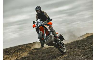 KTM 890 Adventure R: ecco come cambia per il 2025
