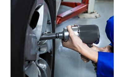 L attrezzo giusto per il fai da te in garage questo strumento risolve i problemi pi difficili