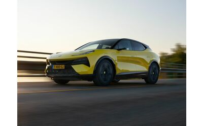 Lotus Eletre PHEV per la Plug in batteria da 70 kWh e 355 km in elettrico