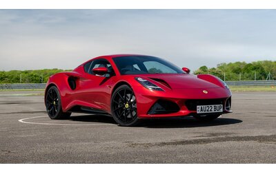 Lotus Emira con motore ibrido? Potrebbe davvero arrivare sul mercato
