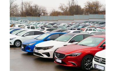 Mercato auto usate in calo a novembre ma il 2025 resta in crescita
