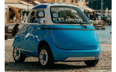 Microlino Spiaggina, la microcar elettrica open air debutta in Italia