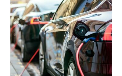 Motus E nel 2025 in Italia 46 di vendite di auto elettriche ma serve continuit