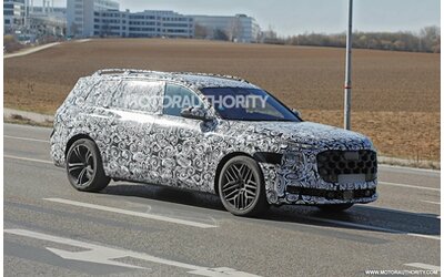 Nuova Audi Q9: la variante sportiva SQ9 protagonista di alcune foto spia