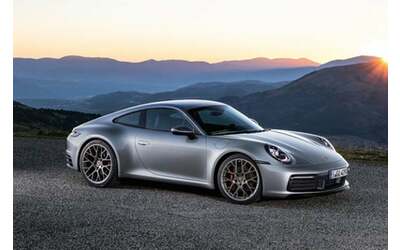 Nuova Porsche 911 2025: il suo futuro ibrido è (quasi) qui