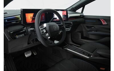 Nuova Renault Clio, interni e bagagliaio della sesta generazione
