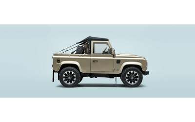 Nuovo Defender V8 Soft Top: artigianalità, potenza e personalizzazione