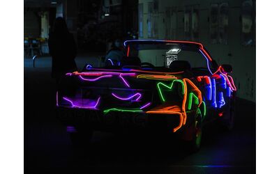 Personalizza la tua auto con questo sistema di illuminazione sottoscocca multicolore