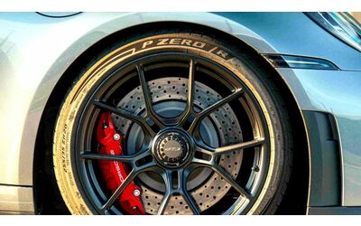 Pirelli presenta nuovi pneumatici per la Porsche GT3 P Zero R e P Zero Trofeo RS