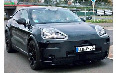 Porsche Cayenne Elettrico in arrivo la variante Coup Foto spia