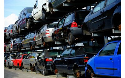 Rottamare i veicoli in fermo amministrativo? Presto si potrà fare