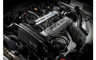 Toyota non si dimentica delle sue icone: pronta a produrre parti di ricambio per l’AE86