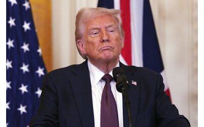 Trump sostiene Elon Musk ed annuncia: compro una Tesla