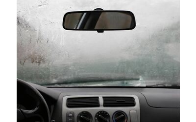 Vetri appannati in auto Ecco la soluzione semplice efficace ed economica