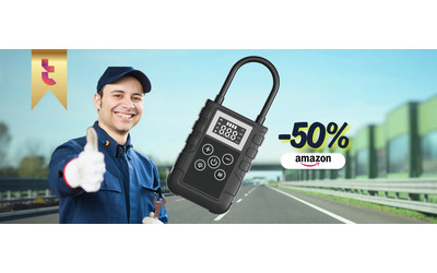 14€ per dire addio alla ruota bucata: mini compressore con sconto del 50%