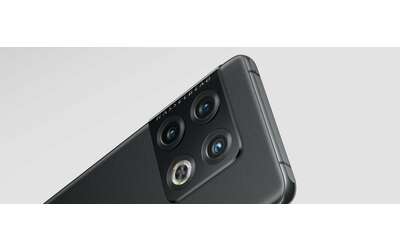 Aggiornamento a sorpresa per OnePlus 10 Pro arriva Android 16