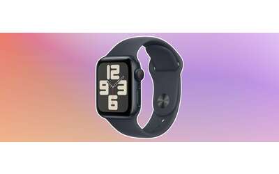 Apple Watch SE 2 al minimo storico: lo smartwatch più conveniente per fitness e salute
